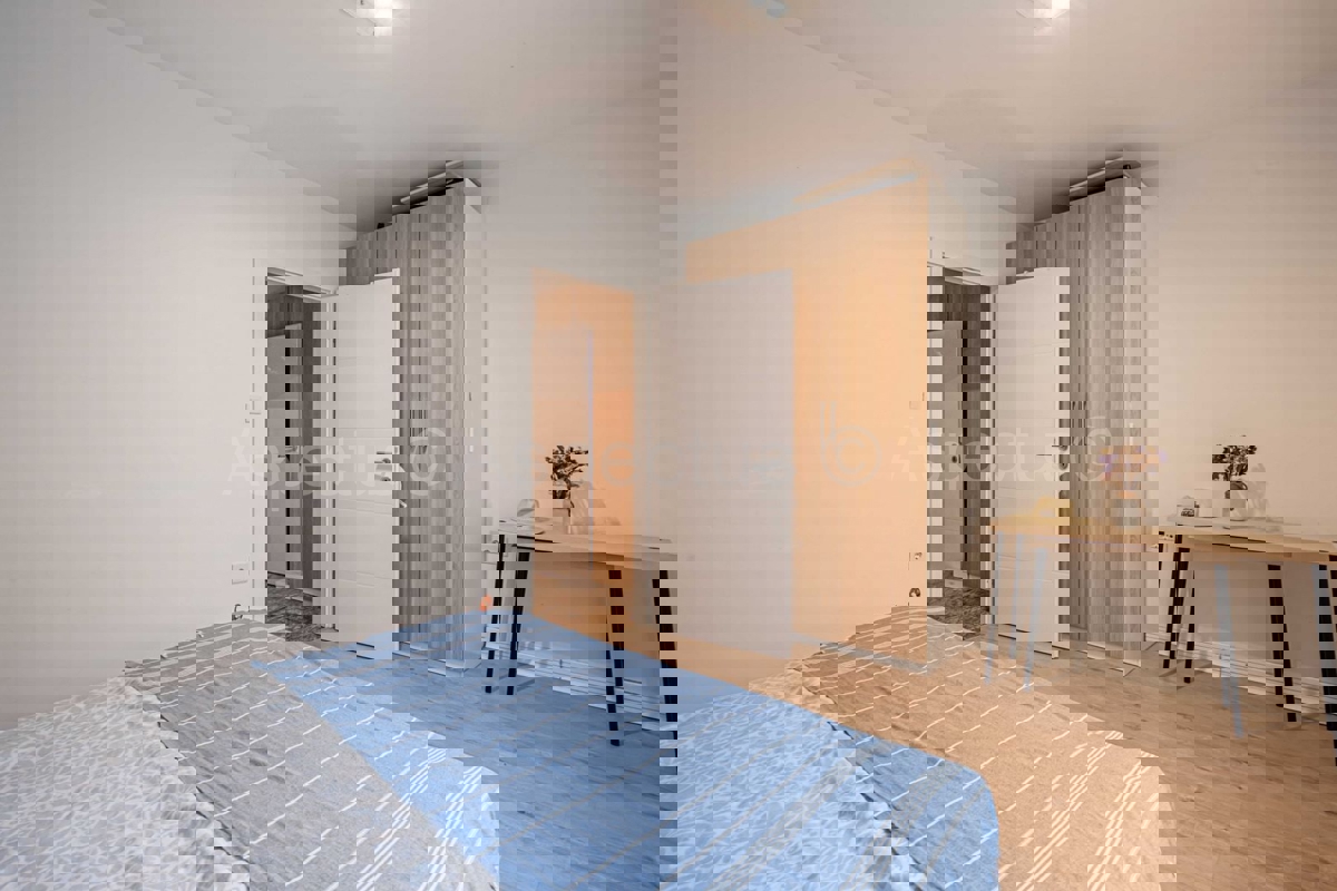 Appartamento al piano terra - bilocale, arredato e abitabile, Fažana, Valbandon