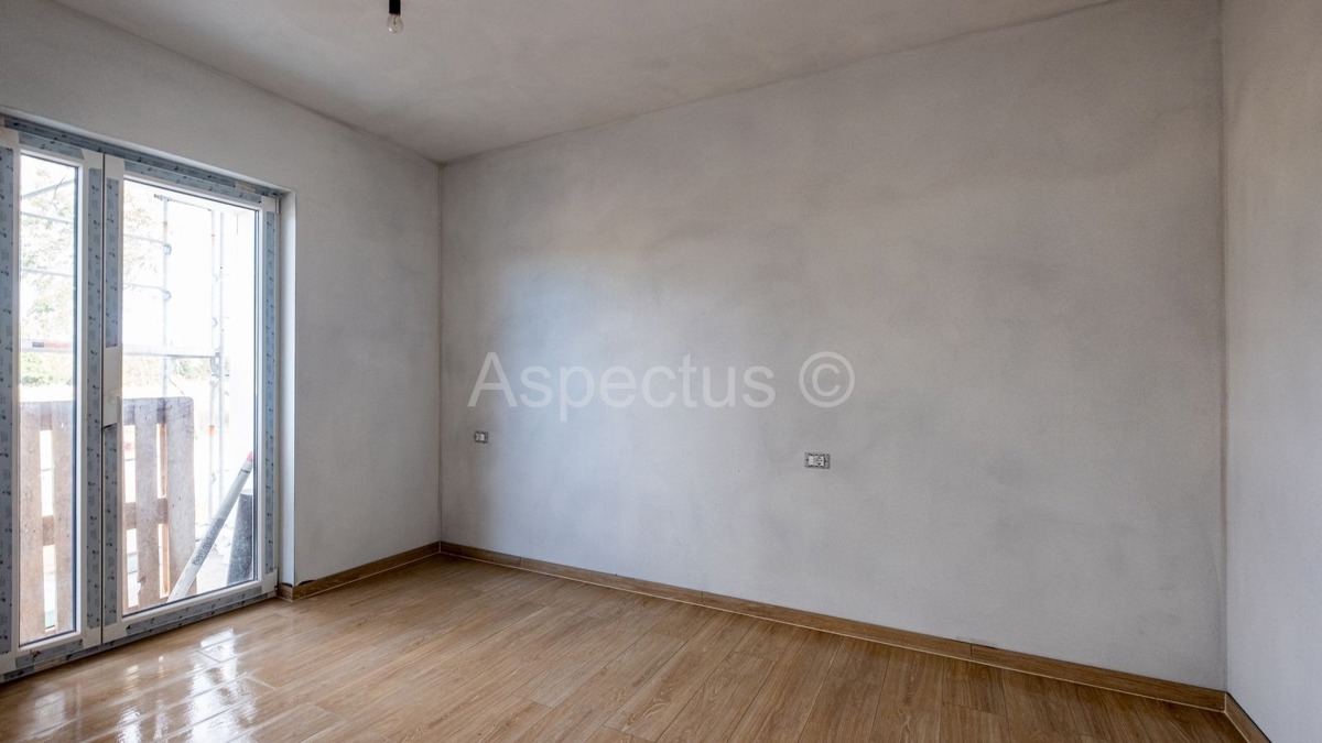 Appartamento con due camere da letto in nuova costruzione, piano terra, terrazza, posto auto | Istria, Pola