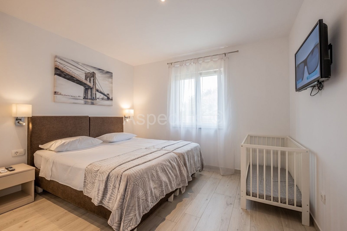 Okolica Pule, nova prizemna kuća sa bazenom