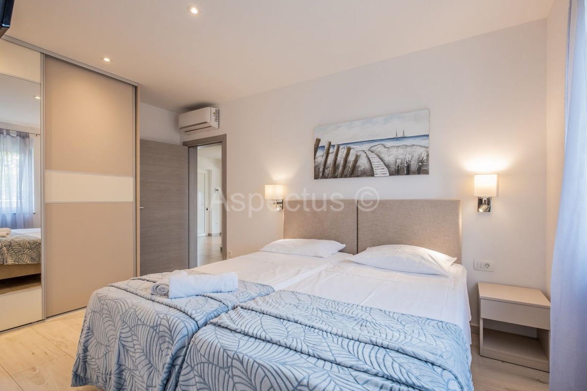 Okolica Pule, nova prizemna kuća sa bazenom