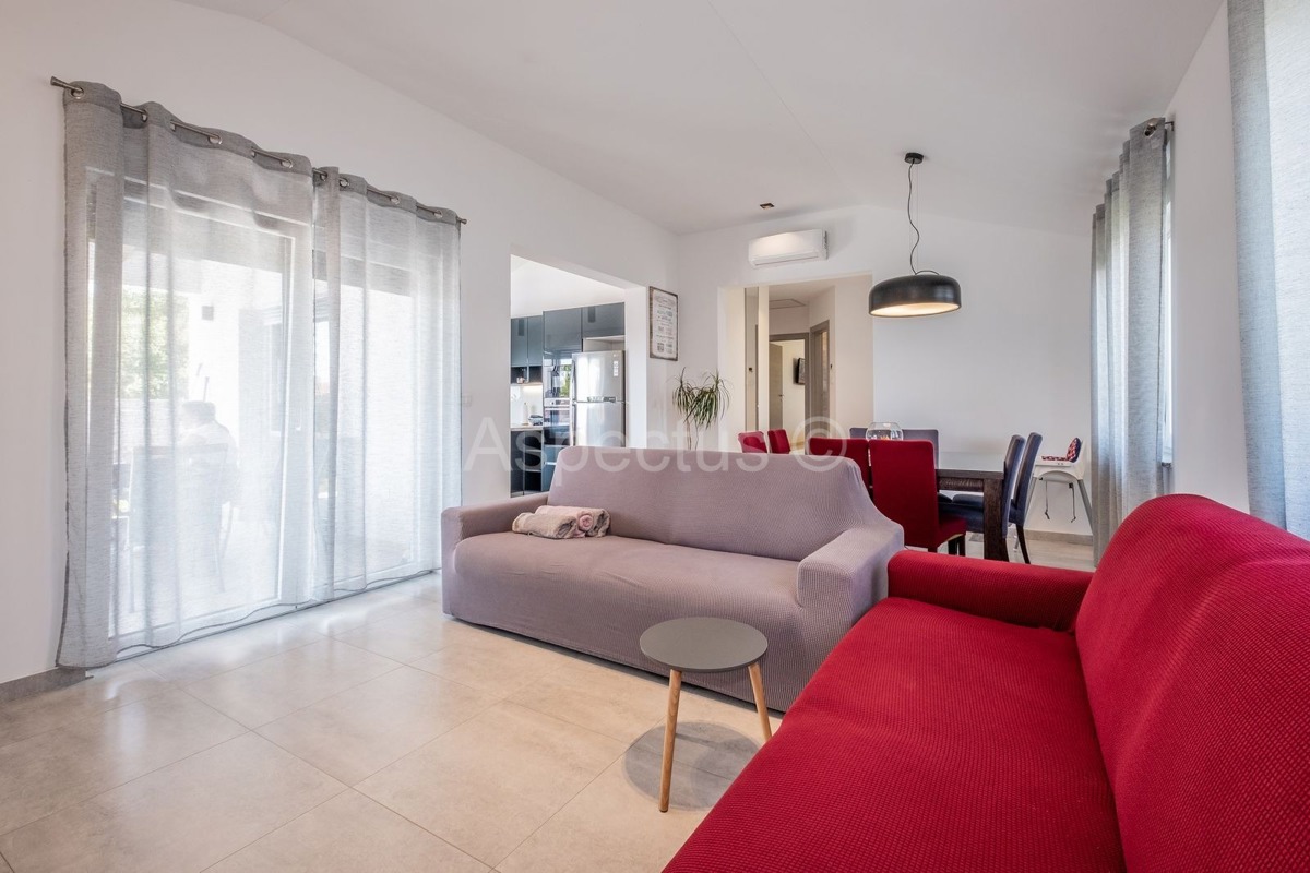 Okolica Pule, nova prizemna kuća sa bazenom