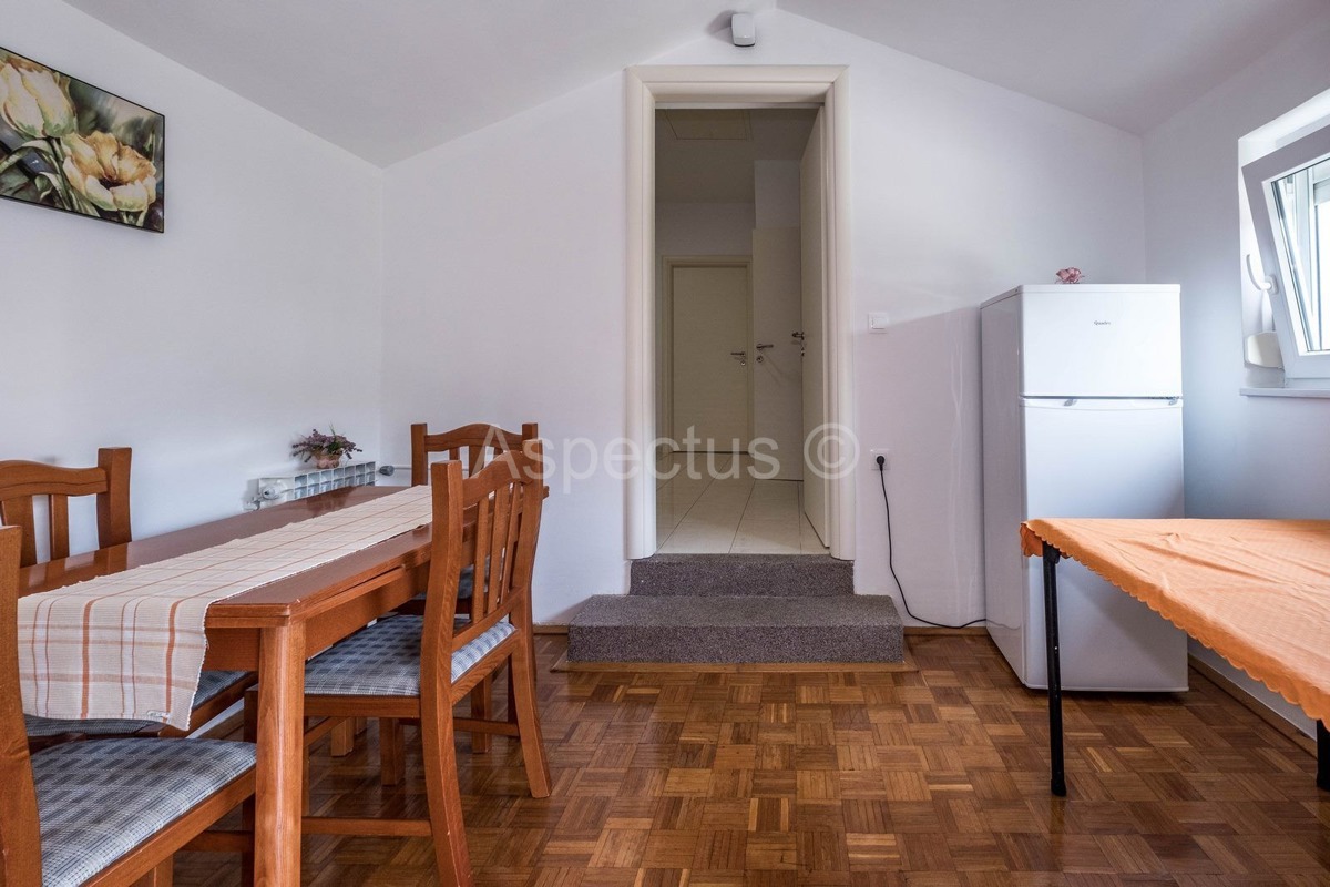 Kuća, namještena, bazen, garaža, mirna lokacija, Pula