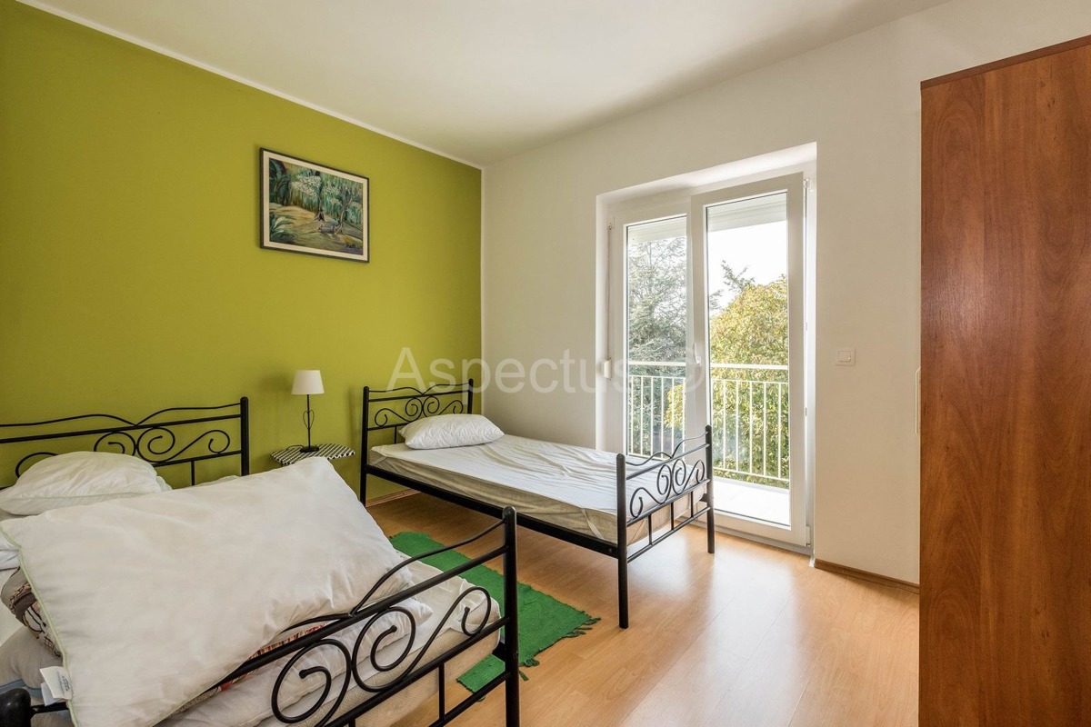 Kuća, namještena, bazen, garaža, mirna lokacija, Pula