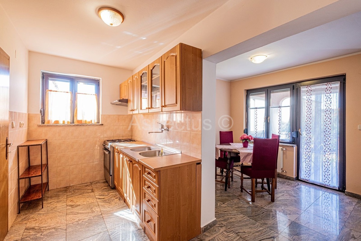 Casa, 2 edifici separati + garage, Medolino