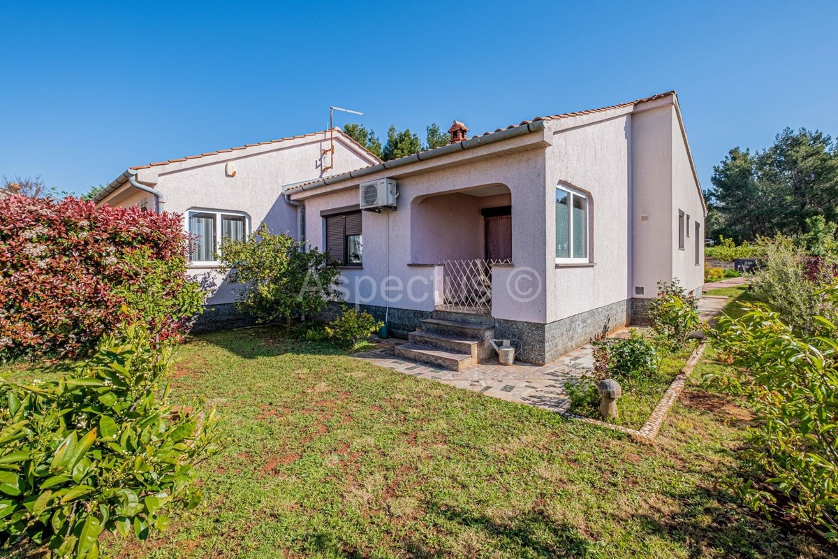 Casa, 2 edifici separati + garage, Medolino