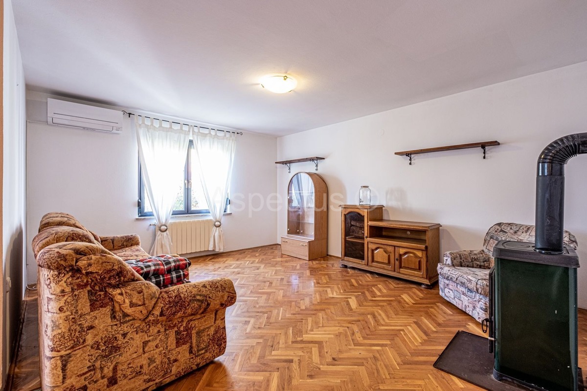 Casa, 2 edifici separati + garage, Medolino