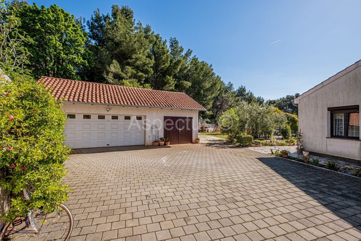 Casa, 2 edifici separati + garage, Medolino