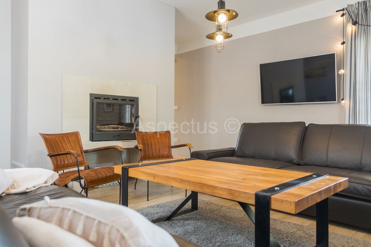 Villa di lusso con piscina, arredata, giardino, garage, a 12 km da Fasana, dintorni di Pola