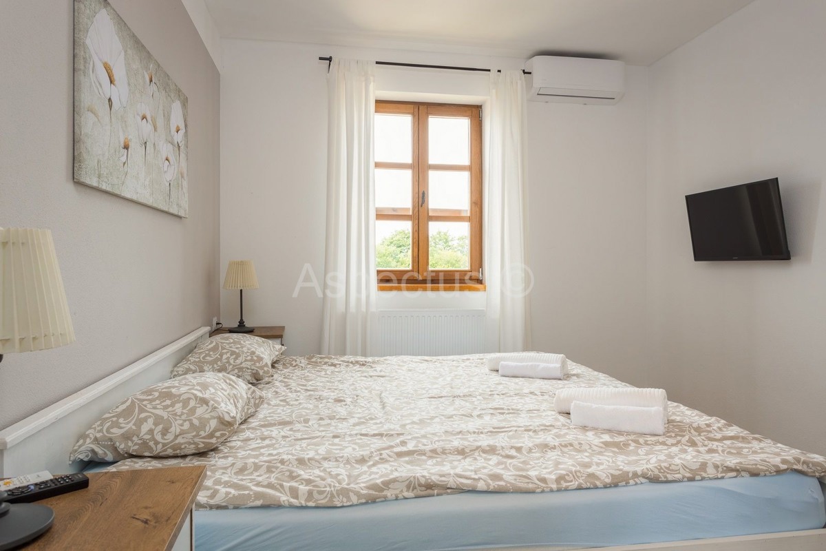 Villa di lusso con piscina, arredata, giardino, garage, a 12 km da Fasana, dintorni di Pola