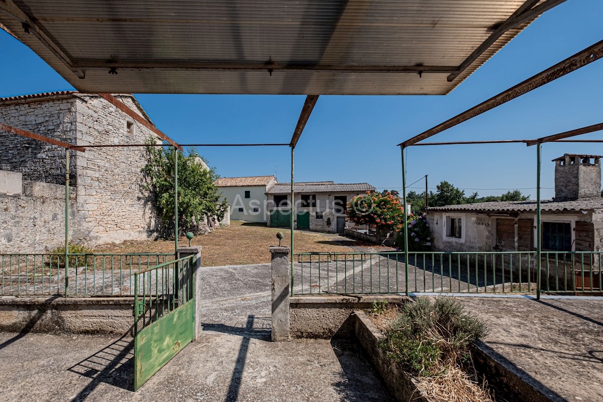 Casa in pietra con annesso e garage, Sanvincenti, Istria