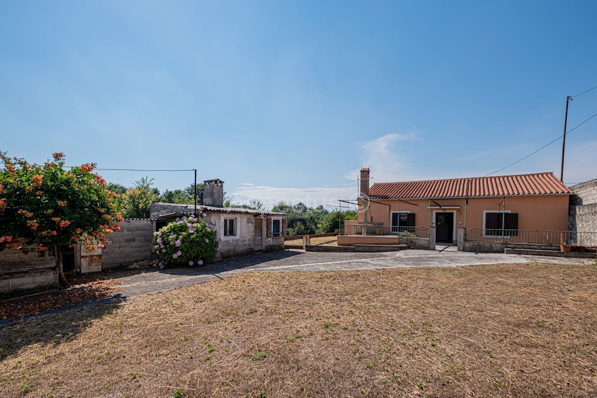 Casa in pietra con annesso e garage, Sanvincenti, Istria