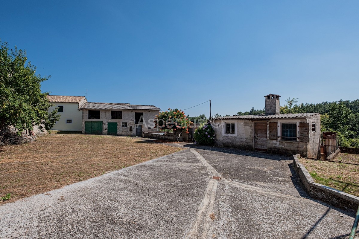 Casa in pietra con annesso e garage, Sanvincenti, Istria