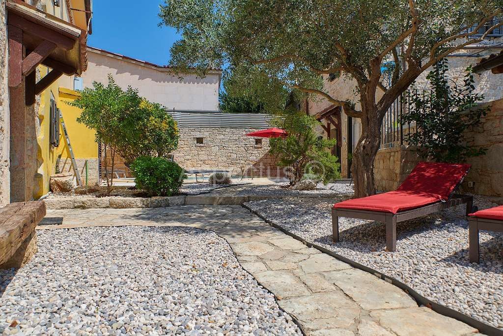 Autentica casa in pietra con piscina vicino a Vodnjan | Istria