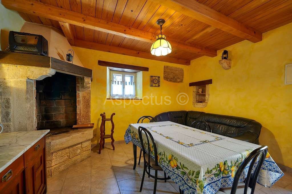 Autentica casa in pietra con piscina vicino a Vodnjan | Istria