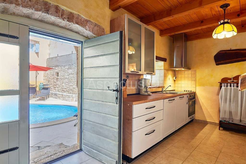 Autentica casa in pietra con piscina vicino a Vodnjan | Istria