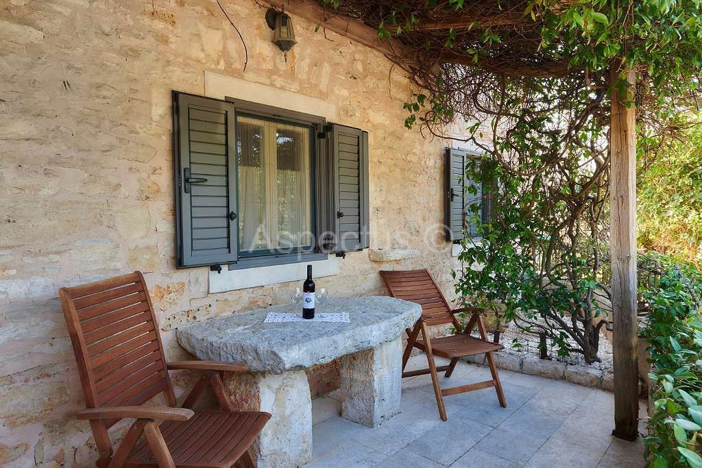 Autentica casa in pietra con piscina vicino a Vodnjan | Istria