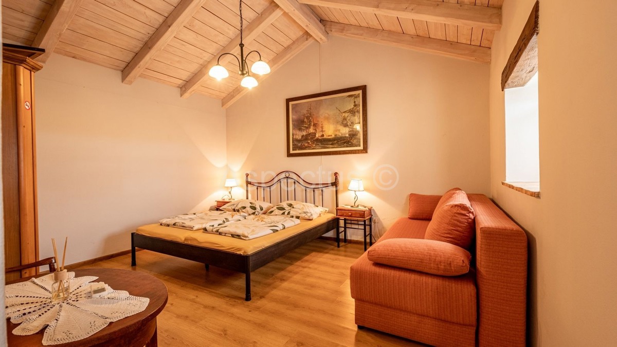 Autentica casa in pietra con piscina vicino a Vodnjan | Istria