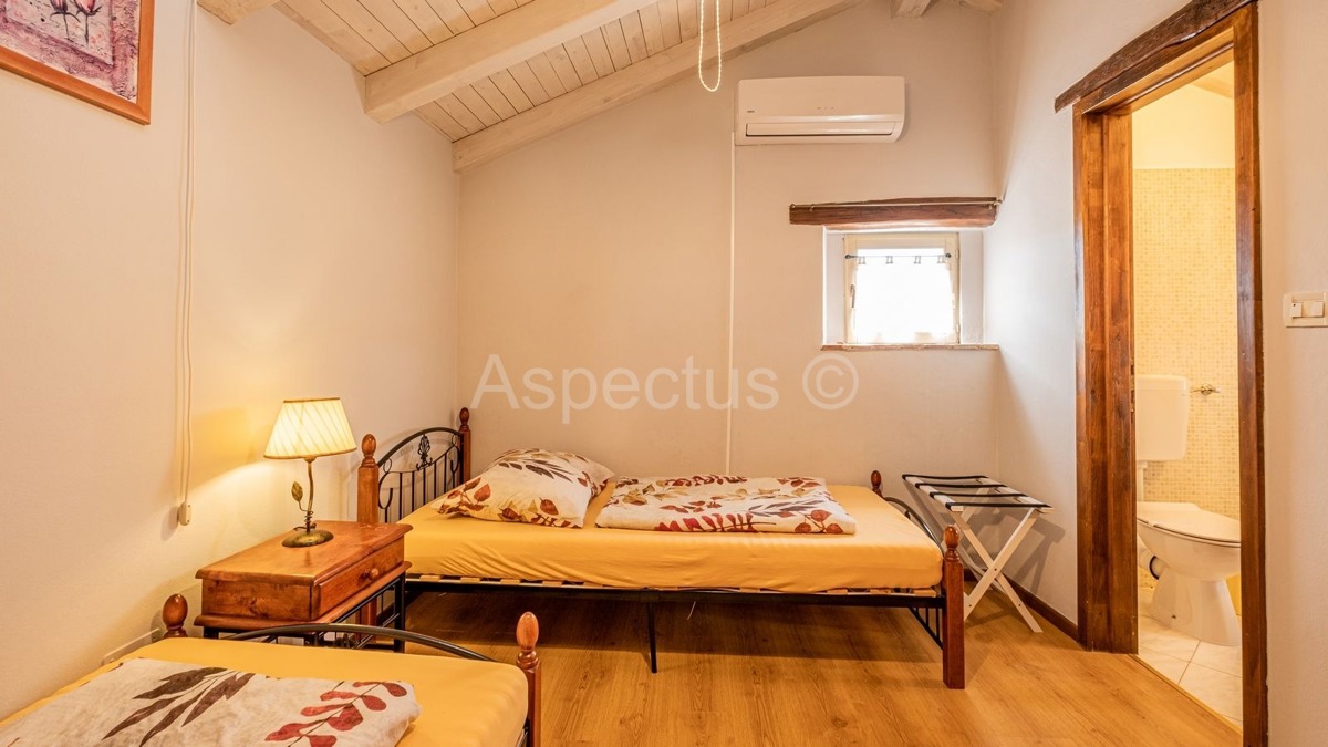 Autentica casa in pietra con piscina vicino a Vodnjan | Istria