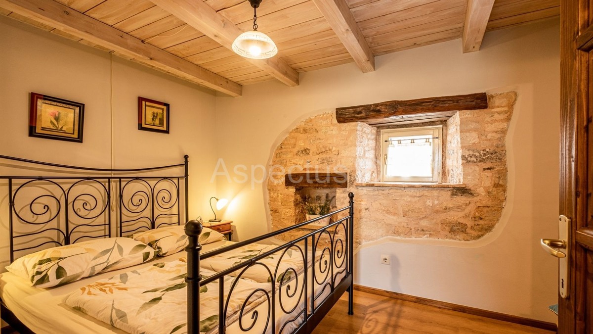 Autentica casa in pietra con piscina vicino a Vodnjan | Istria