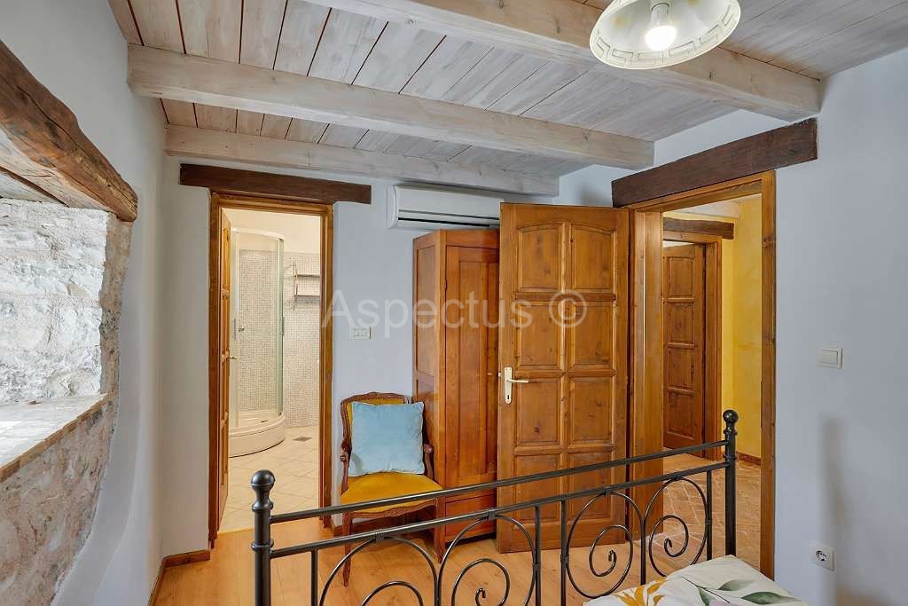 Autentica casa in pietra con piscina vicino a Vodnjan | Istria