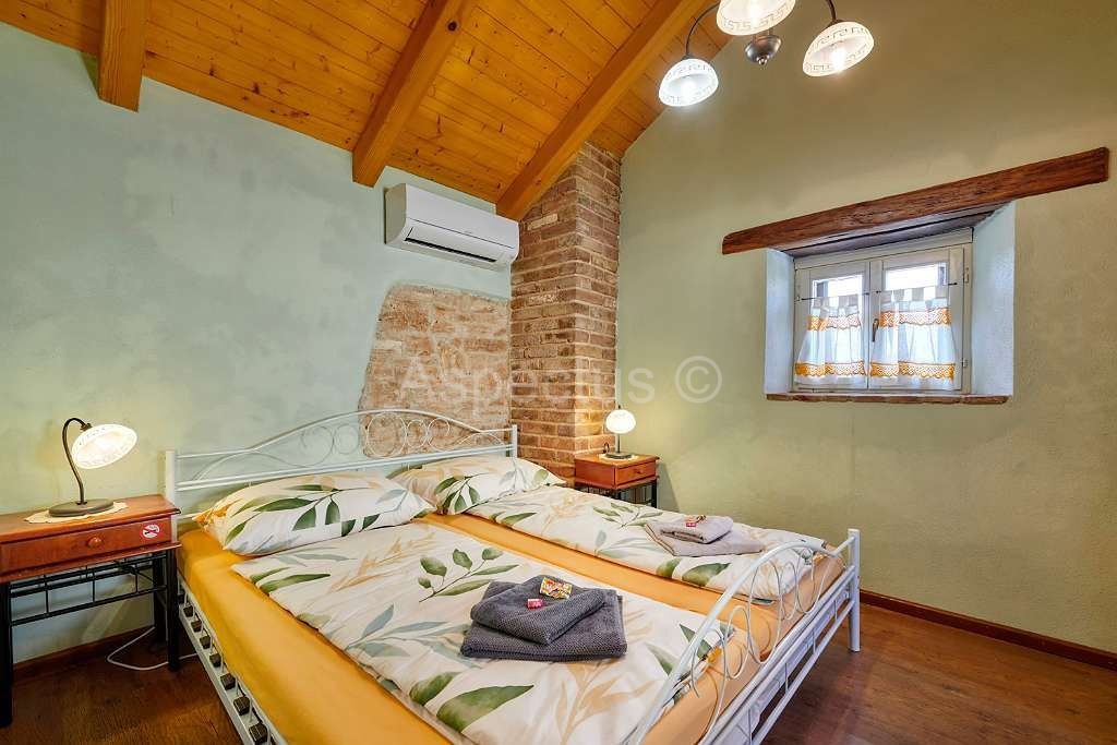 Autentica casa in pietra con piscina vicino a Vodnjan | Istria