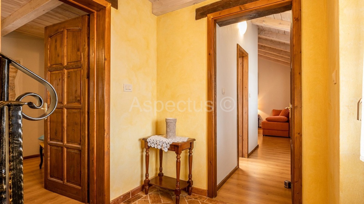 Autentica casa in pietra con piscina vicino a Vodnjan | Istria