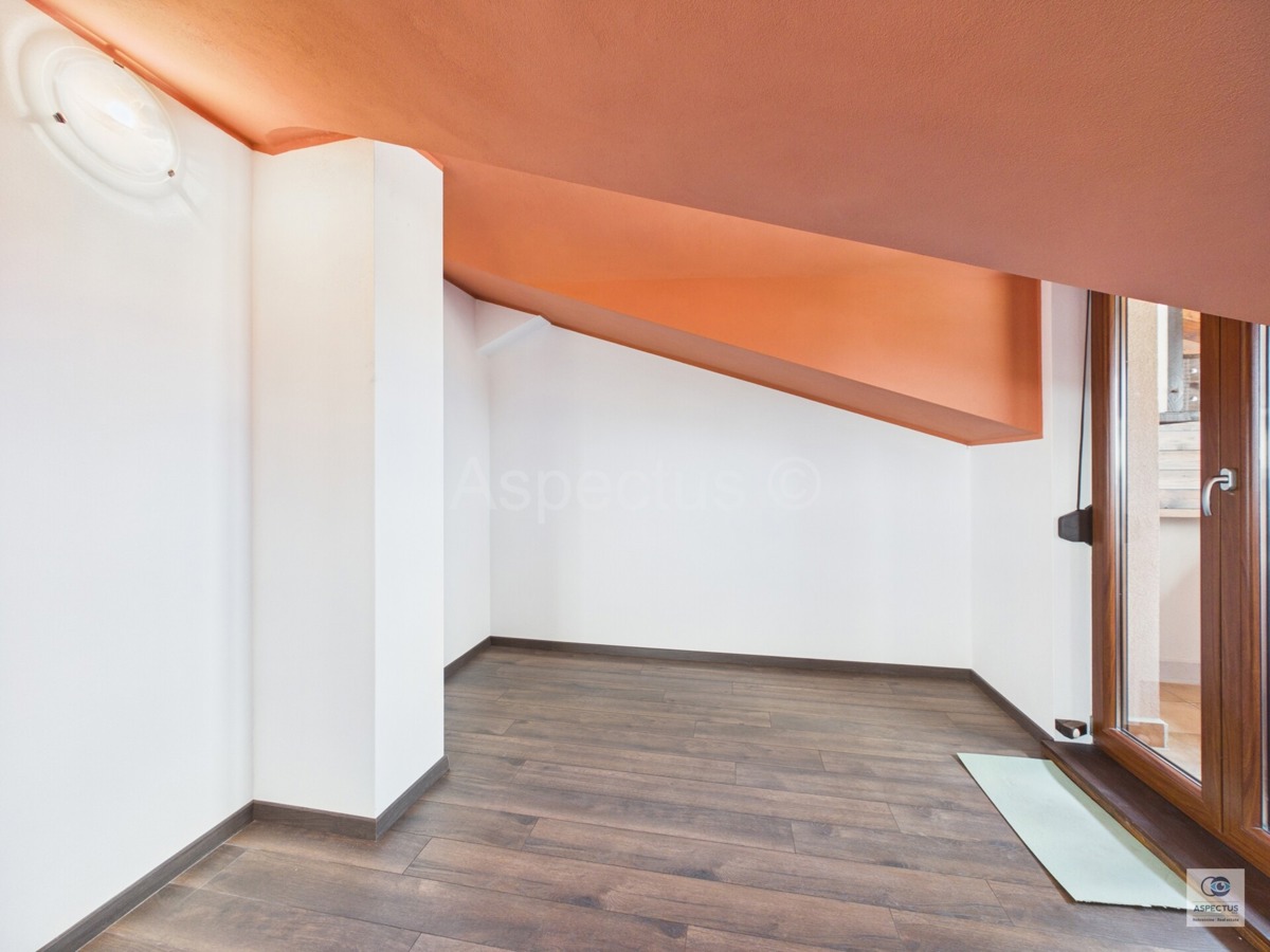 Appartamento duplex con 3 camere da letto – arredato e subito abitabile, Pola, Vidikovac