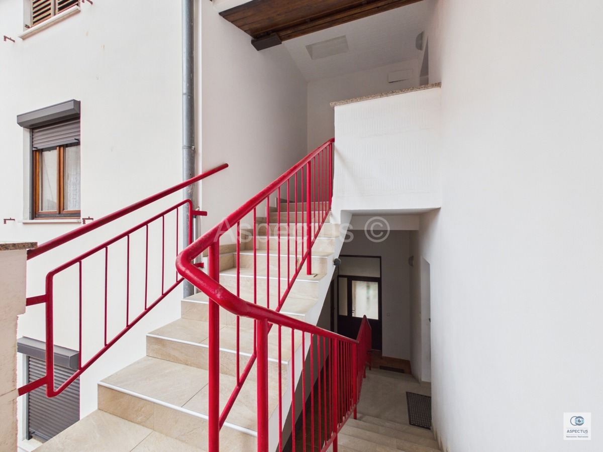 Appartamento duplex con 3 camere da letto – arredato e subito abitabile, Pola, Vidikovac