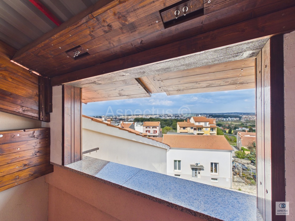 Appartamento duplex con 3 camere da letto – arredato e subito abitabile, Pola, Vidikovac