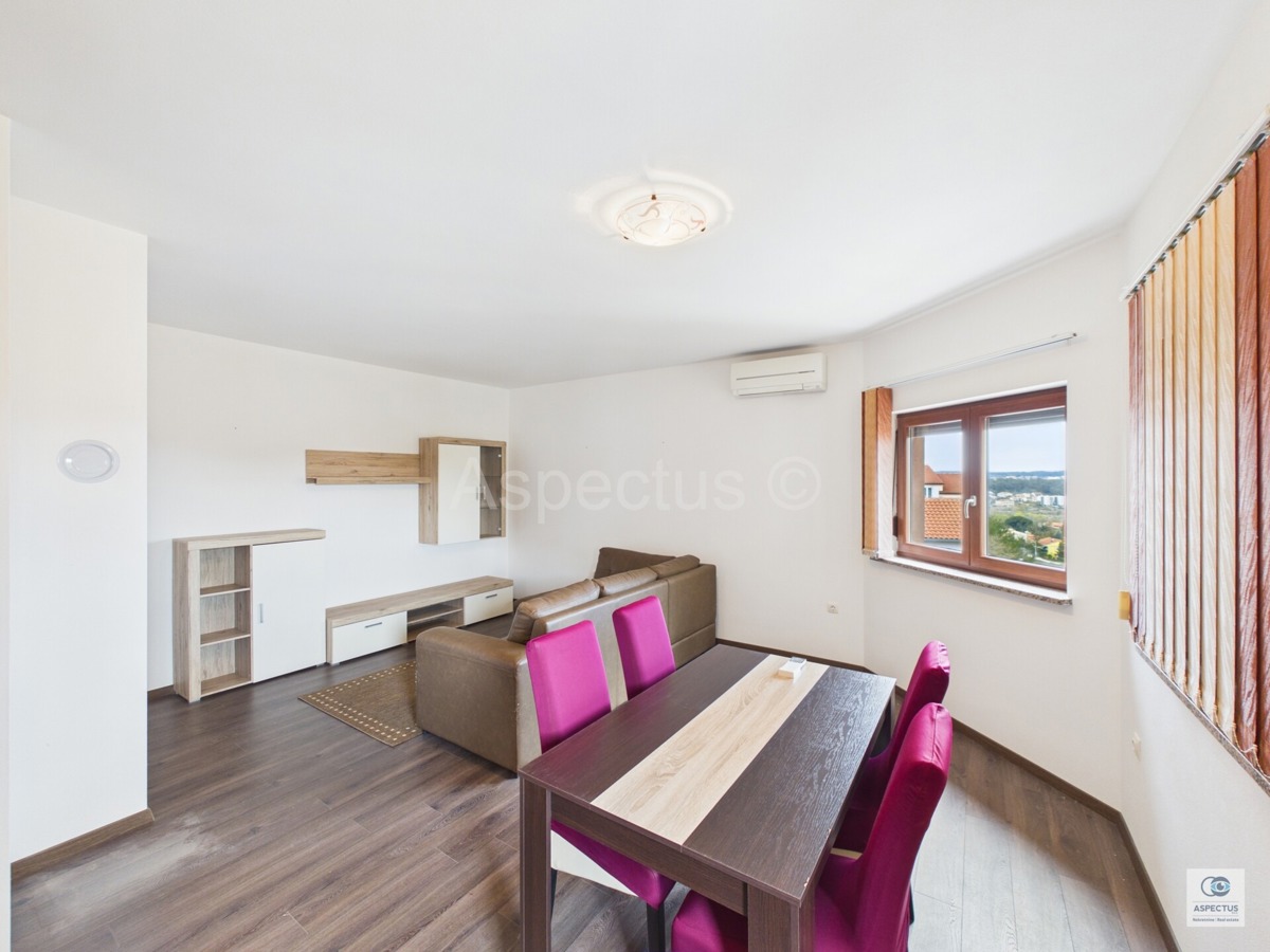 Appartamento duplex con 3 camere da letto – arredato e subito abitabile, Pola, Vidikovac