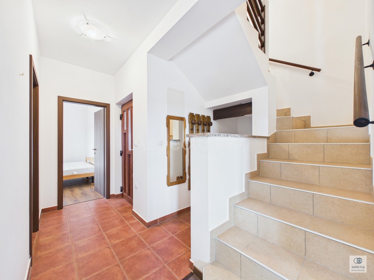 Appartamento duplex con 3 camere da letto – arredato e subito abitabile, Pola, Vidikovac