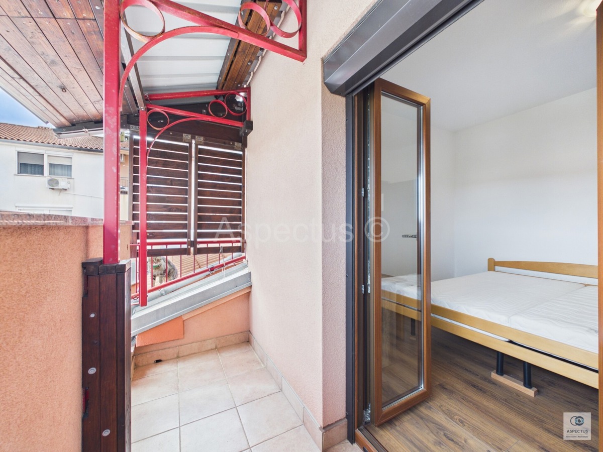 Appartamento duplex con 3 camere da letto – arredato e subito abitabile, Pola, Vidikovac