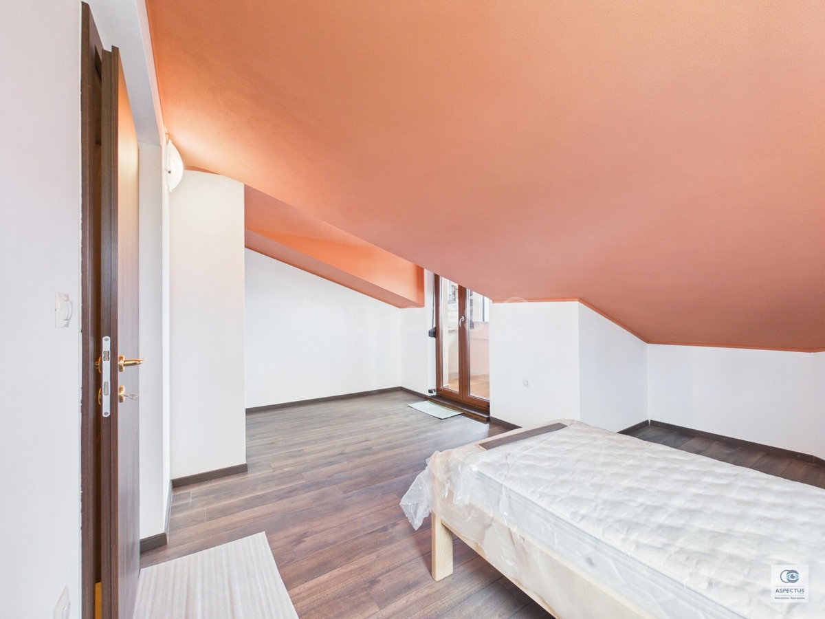 Appartamento duplex con 3 camere da letto – arredato e subito abitabile, Pola, Vidikovac