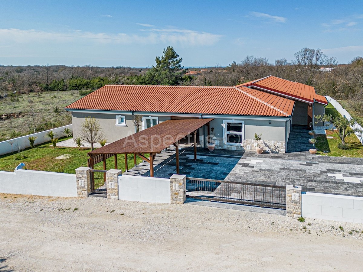 Casa/villa con piscina e giardino, vicino a Svetvinčenta, vicino a Svetvincenat