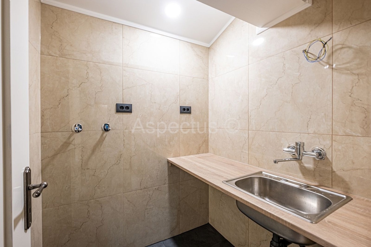 Kuća/ Villa s bazenom s okućnicom, blizina Svetvinčente