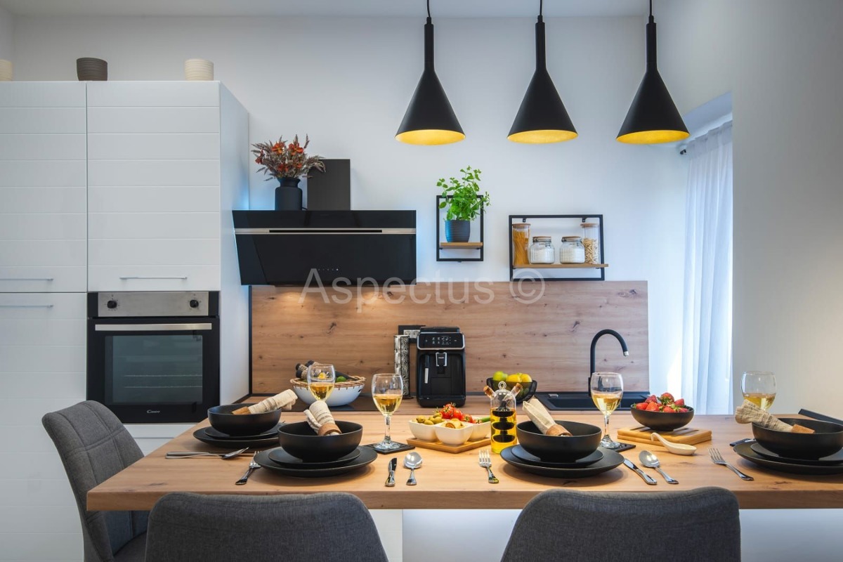 Appartamento in centro, completamente adattato e arredato, Pola