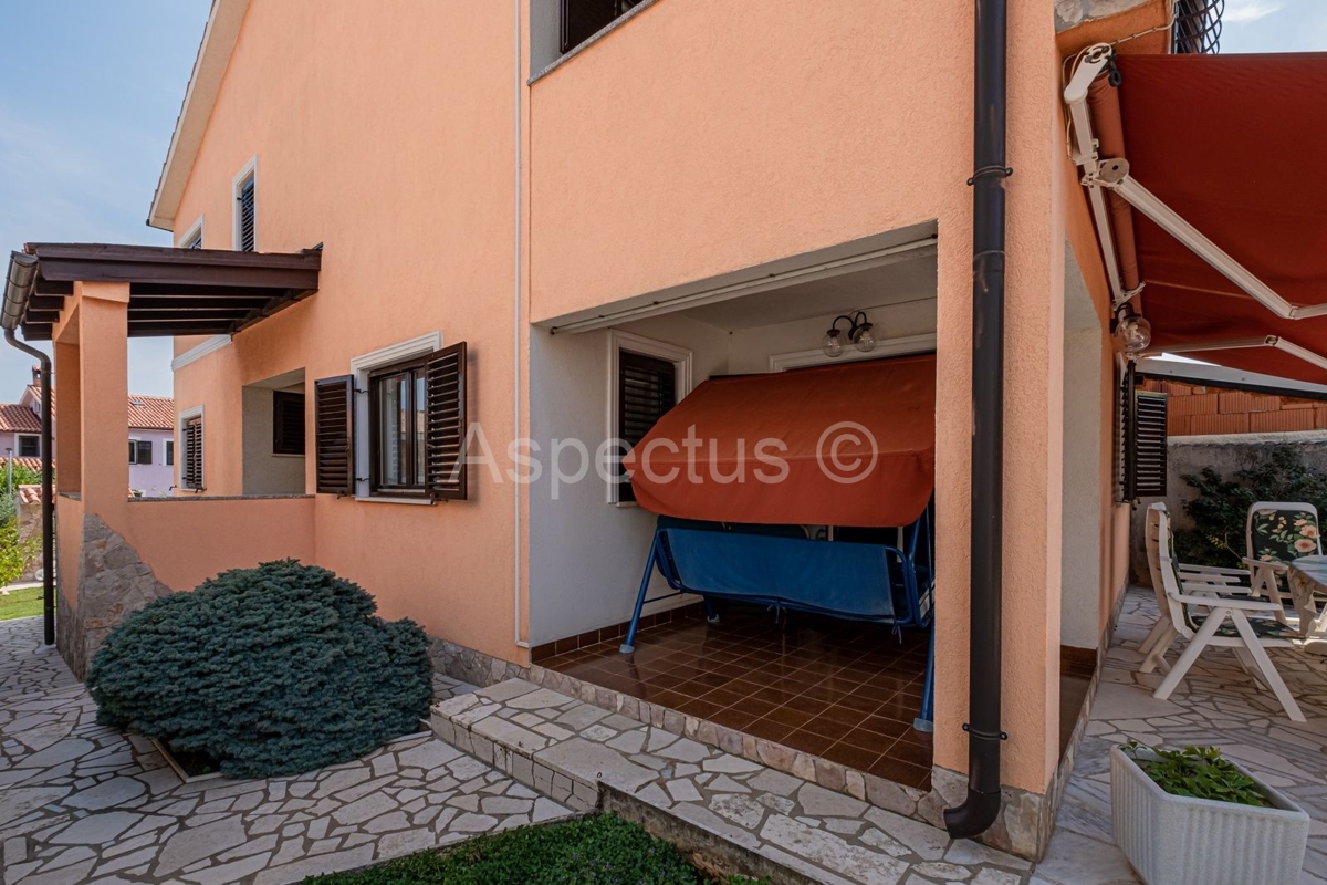 Casa familiare con 4 camere da letto, garage, vicino alla spiaggia, Medulin, Banjole