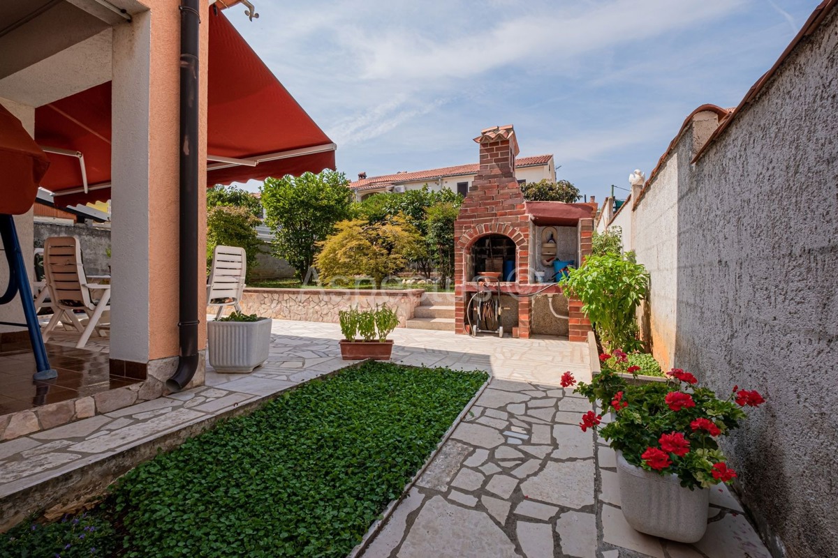 Kuća blizu plaže, garaža, Banjole | Medulin