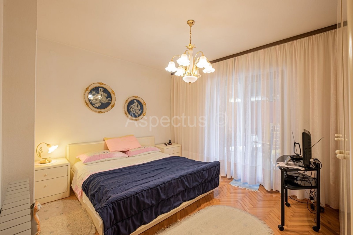 Kuća blizu plaže, garaža, Banjole | Medulin