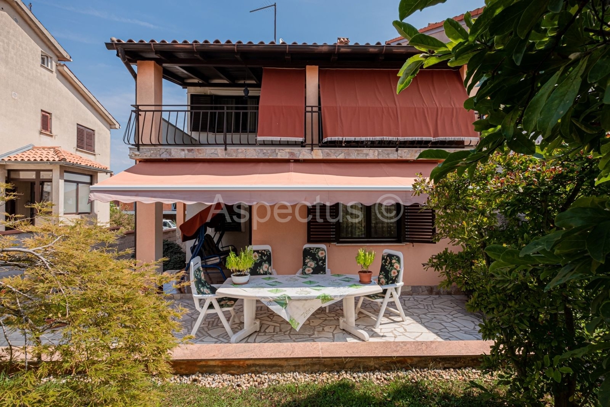 Casa familiare con 4 camere da letto, garage, vicino alla spiaggia, Medulin, Banjole