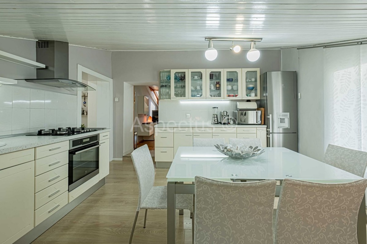 Appartamento mansardato con vista panoramica sul mare, Pola, Stoja | Istria