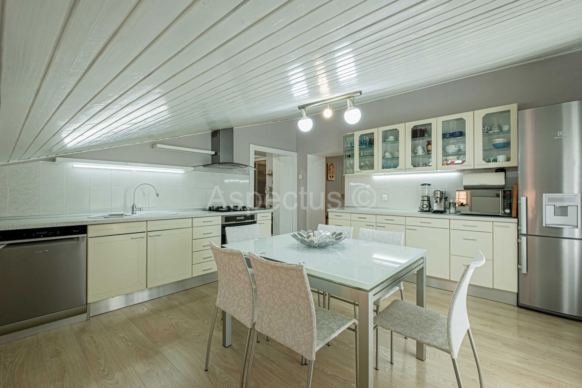 Appartamento mansardato con vista panoramica sul mare, Pola, Stoja | Istria