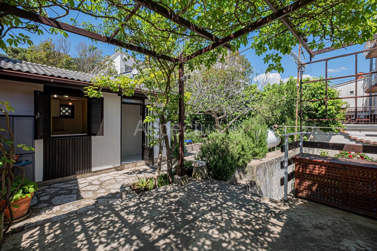 Appartamento mansardato con vista panoramica sul mare, Pola, Stoja | Istria