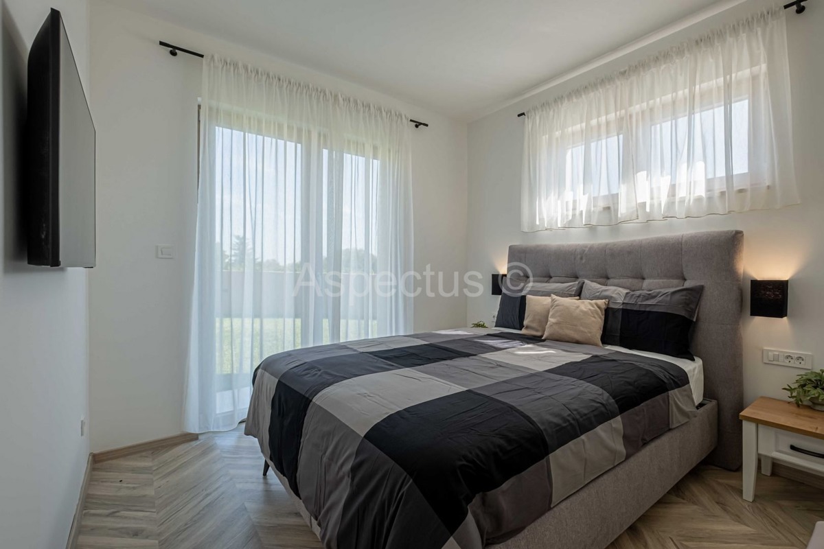 Istria, Casa Esclusiva a Mutvoran – Completamente Arredata, con Piscina e Giardino