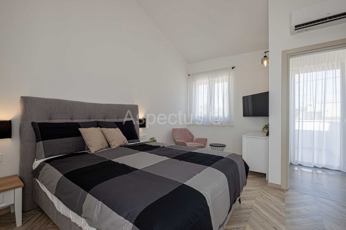 Istria, Casa Esclusiva a Mutvoran – Completamente Arredata, con Piscina e Giardino