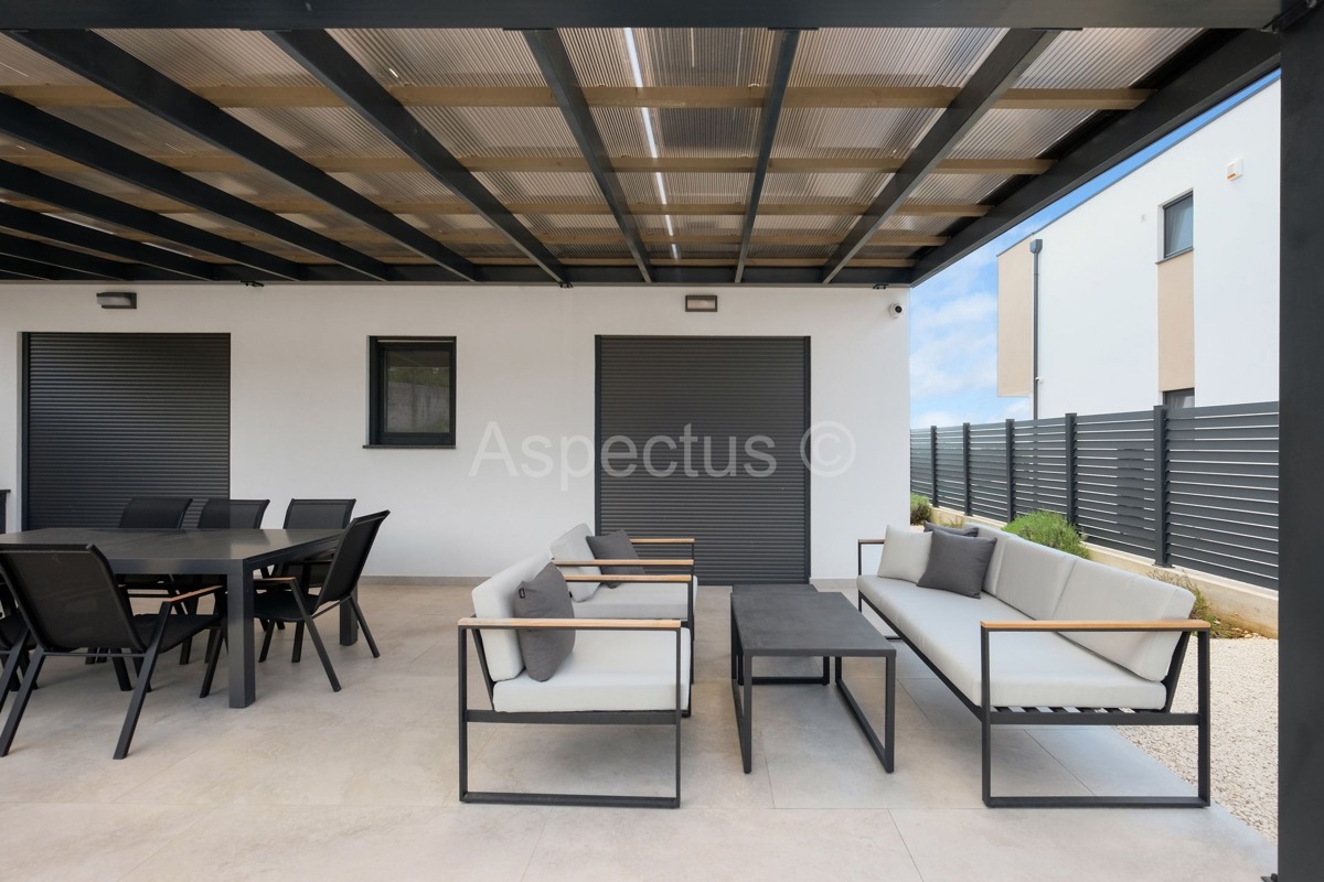 Nuova casa moderna con piscina, Svetvinčenat