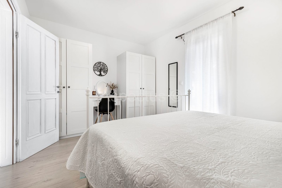 Casa recentemente ristrutturata con 5 appartamenti, Comune di Medolino