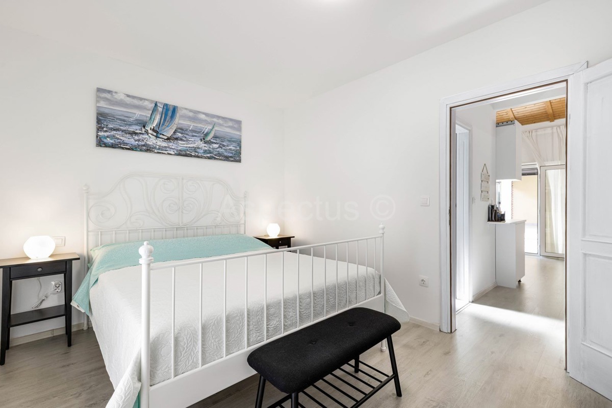 Casa recentemente ristrutturata con 5 appartamenti, Comune di Medolino