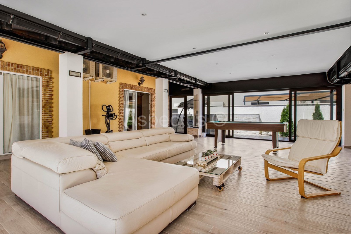 Casa recentemente ristrutturata con 5 appartamenti, Comune di Medolino