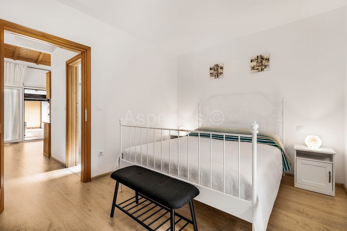 Casa recentemente ristrutturata con 5 appartamenti, Comune di Medolino